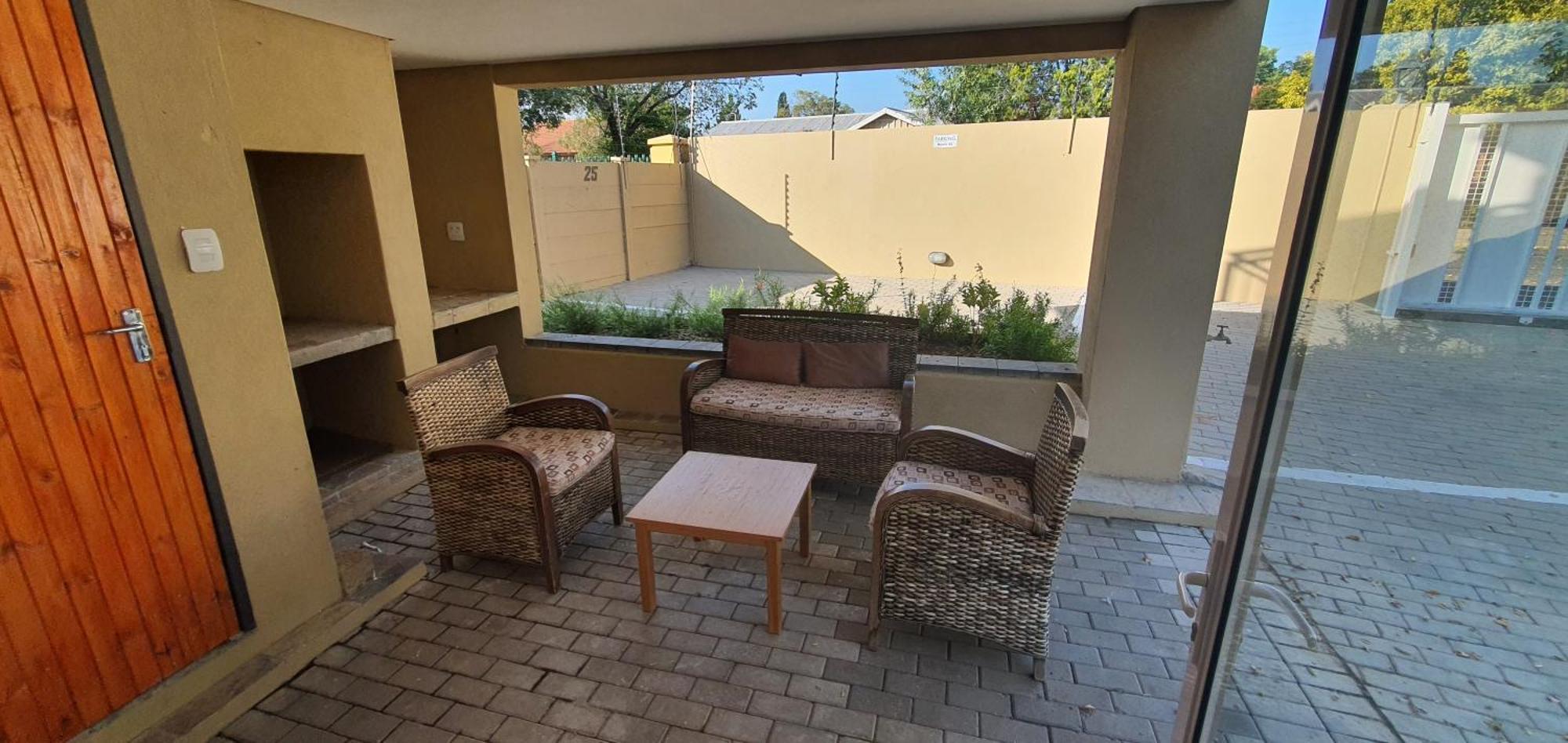 Acacia Lodge Bloemfontein Extérieur photo