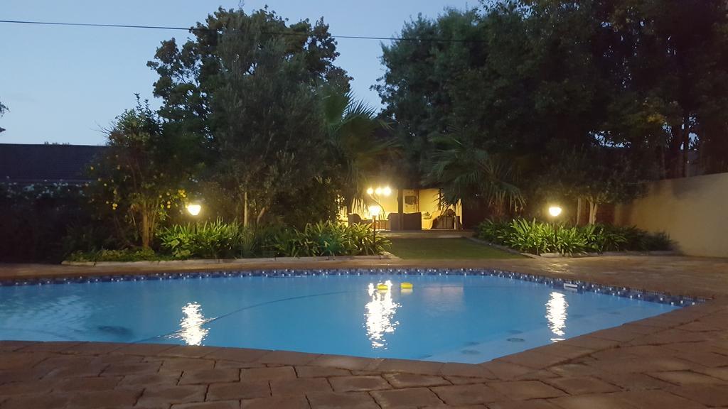 Acacia Lodge Bloemfontein Extérieur photo